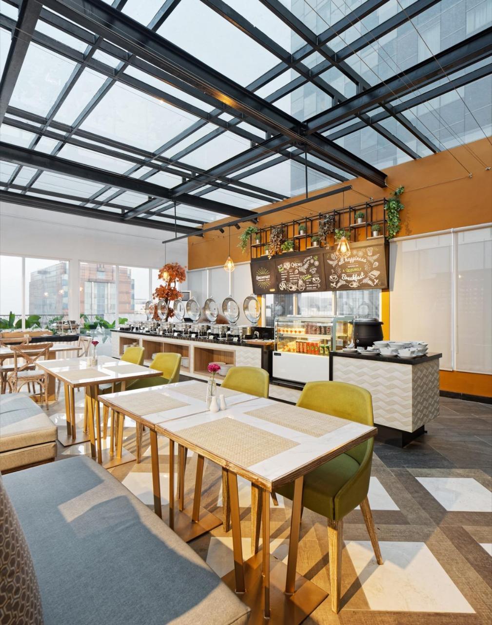 Maxone Platinum Hayam Wuruk Hotel Джакарта Екстериор снимка