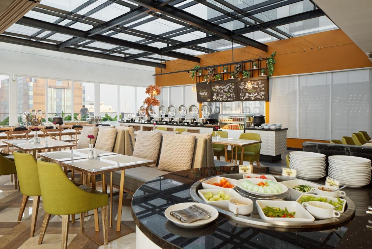 Maxone Platinum Hayam Wuruk Hotel Джакарта Екстериор снимка