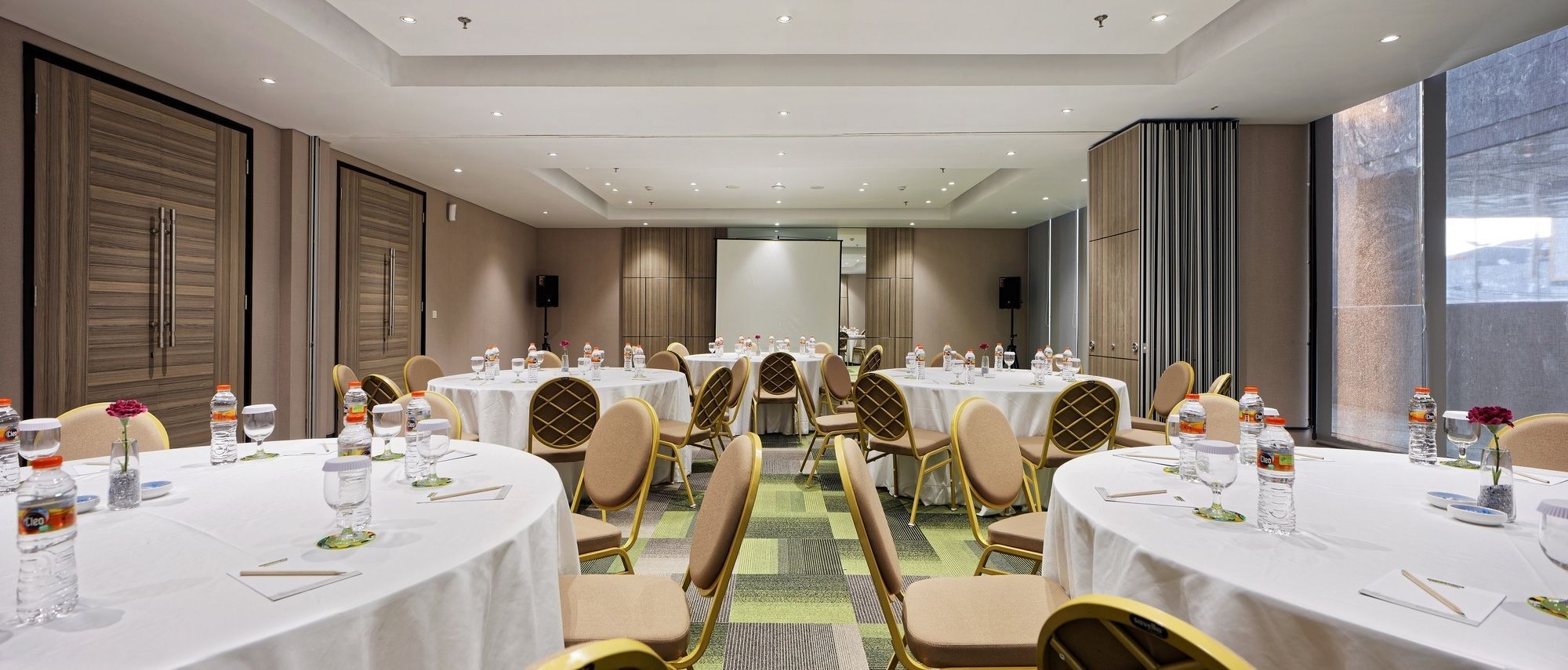 Maxone Platinum Hayam Wuruk Hotel Джакарта Екстериор снимка