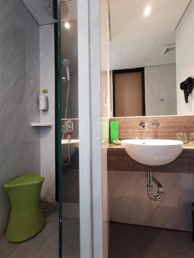 Maxone Platinum Hayam Wuruk Hotel Джакарта Екстериор снимка